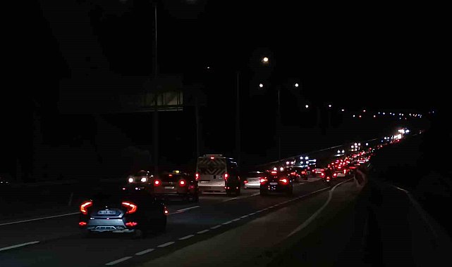 Tekirdağ-İstanbul yolunda dönüş yoğunluğu: Akşam saatlerinde zirve yaptı