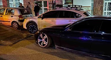 Telefonda başlayan zıtlaşma sokağa taştı… Silahlı çatışma kamerada