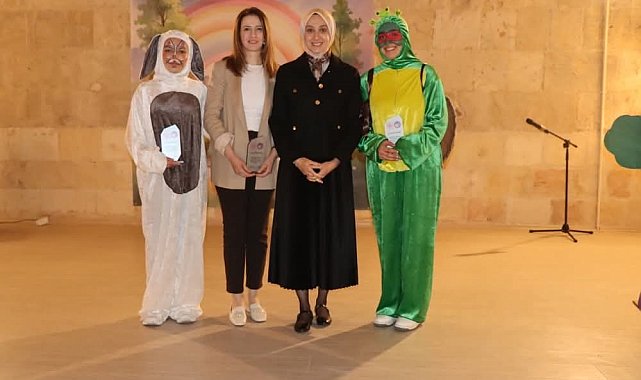 Tercan'da öğrencilerden çocuk şenliği etkinliği