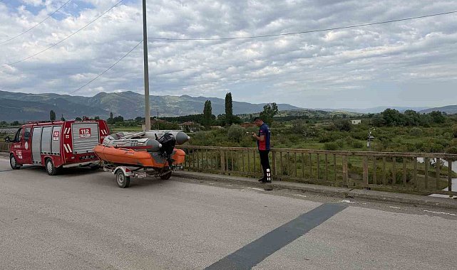 Tokat'ta ırmağa giren 2 genç akıntıya kapılarak kayboldu