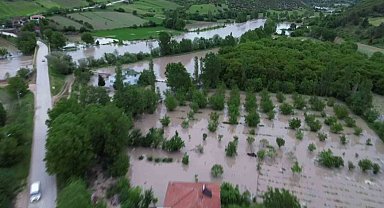 Tokat'ta Kelkit Çayı taştı, köyü su bastı