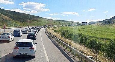 Trabzon'dan batıya dönüş kabusu: Ankara ve İzmir yolları tamamen kilitlendi