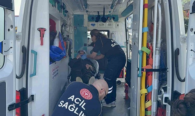 Tramvayın çarptığı kadın hastanelik oldu