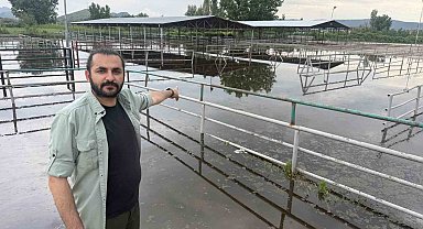 Turhal'da hayvan pazarı sular altında kaldı