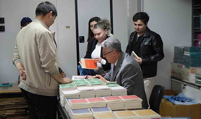 Türk Tarih Kurumu Mobil Mağazası'nın ilk konuğu Önder Duman