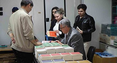 Türk Tarih Kurumu Mobil Mağazası'nın ilk konuğu Önder Duman