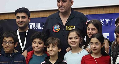 TUSAŞ Baş Test Pilotu Murat Özpala Erzurum'da gençlerle buluştu: "Hayallerimi kitaba dönüştürüyorum"