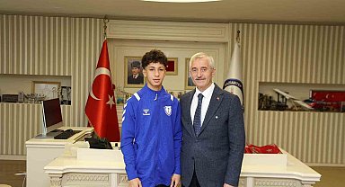 U17 Avrupa Şampiyonası'nda Muhammed Gölha'dan gümüş madalya