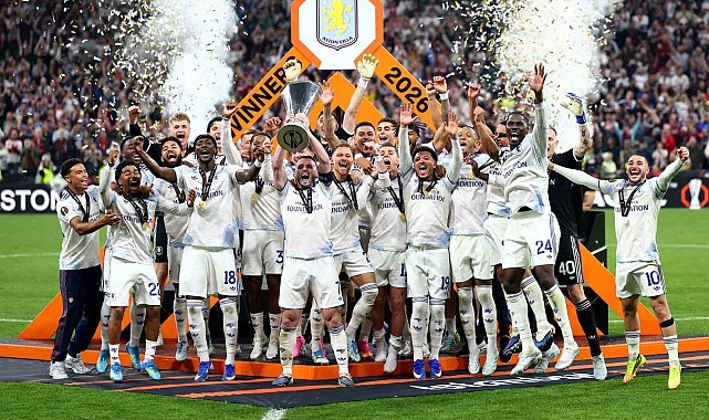 UEFA Avrupa Ligi şampiyonu Aston Villa kupasını aldı