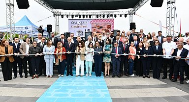 Uluslararası Balıkesir GastroFest'e miting gibi açılış