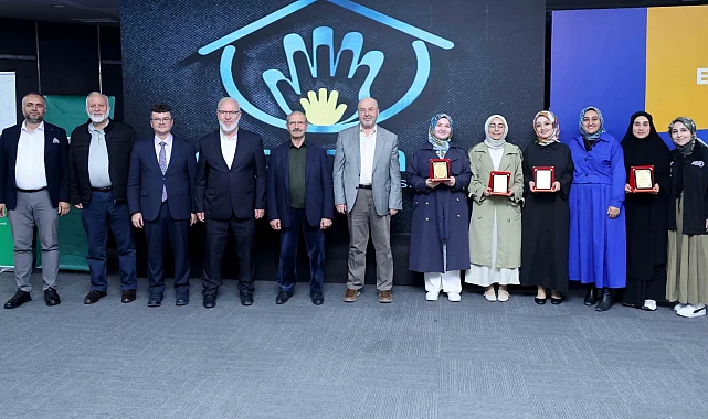 Umre ödüllü "Evlilik ve aile gelişim akademisi" tamamlandı