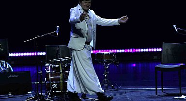 Ünlü Bosnalı besteci Bregovic Ankaralıları coşturdu