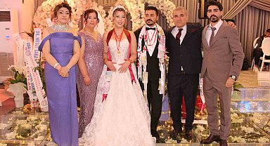 Uşak'ta 15 şahitli nikah töreni