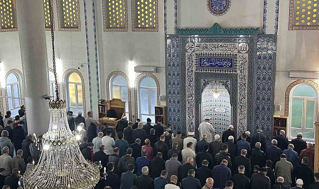 Uşak'ta Kurban Bayramı namazı kılındı