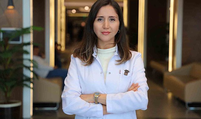 Uzmanından bayram sofralarında dengeli bslenme uyarısı: "Etin yanında salata tüketin"