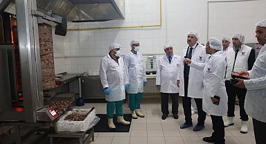 Vali Bozkurt'tan Ağrı Döneri ve Yeni Et Satış Mağazasına yakın mercek