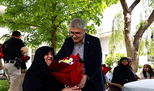 Vali Çelik, şehit annelerini ağırladı