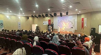 Van YYÜ kampüsünde bir ilk: Hafızlık taç takma heyecanı