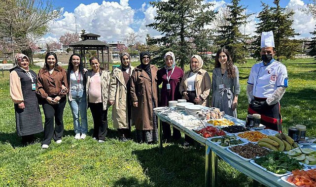 Van'da "Her Gebeye Bir Ebe" projesinden Anneler Günü etkinliği
