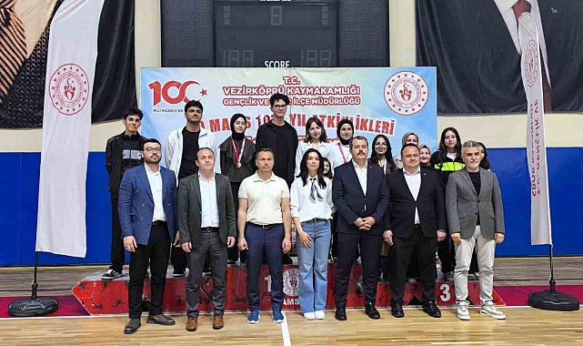 Vezirköprü'de liseliler münazarada yarıştı