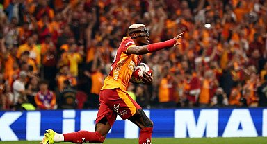 Victor Osimhen bu sezonki gol sayısını 22'ye çıkardı