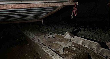 Viranşehir'de dev hortum kamerada: Ev ve ahırlar harabeye döndü