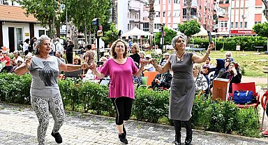 Yaşlı evlerinde bahar şenliği