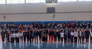 Yenipazar'da geleneksel çocuk oyunları heyecanı yaşandı