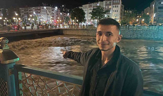 Yeşilırmak'ta su seviyesi yükseldi: Vatandaşlar tehlikeye rağmen köprüye akın etti