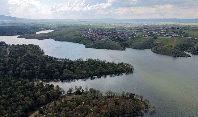 Yeşille mavinin buluştuğu Enne Barajı ve Tabiat Parkı hayran bıraktı