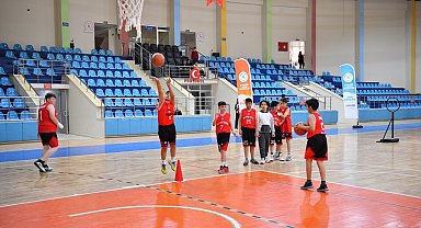 Yeşilyurt Belediyesi'nin Basketbol Turnuvası'nda dostluk ve rekabet bir arada yaşandı