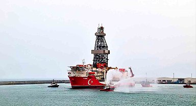Yıldırım Derin Deniz Sondaj Gemisi ilk görevi için Karadeniz'de