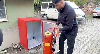 Yıllar önceki acı bir daha yaşanmasın diye köyün her noktasına yangın dolapları yerleştirdiler