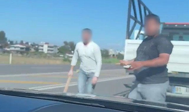 Yol verme tartışmasında sopalı saldırıdan kaçarak kurtuldular