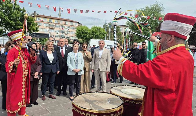 Yöresel ürünlere mehteranlı tanıtım