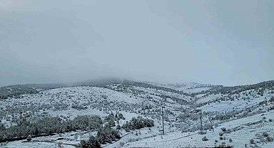 Yozgat'ta bahar ortasında kış manzarası