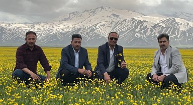 Yüksekova'da iki mevsim bir arada yaşanıyor
