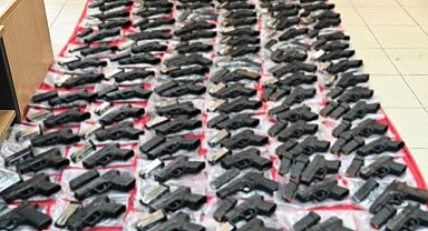 Yunanistan'ın Meriç sınırında silah operasyonu: 147 tabanca ele geçirildi, 13 Türk vatandaşı gözaltına alındı