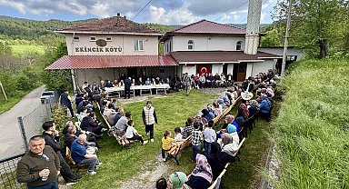 Yüzlerce yıllık bayram geleneği "ziyrat" Ekincik köyünde yaşatılıyor