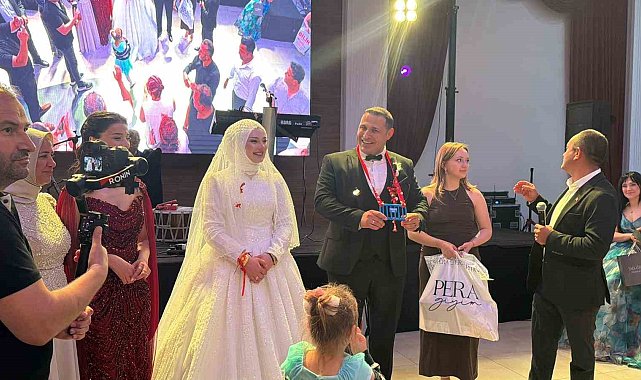Zabıta damada mesai arkadaşlarından "bariyerli" koruma kalkanı