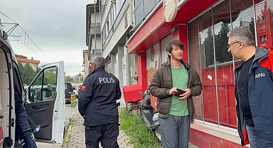 Zehirlendiği düşünülen ve ekipleri teyakkuza geçiren öğrencinin kulaklıkla uyuduğu ortaya çıktı