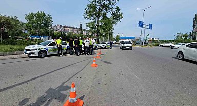 Zonguldak'ta yük treni polis aracına çarptı, faciadan dönüldü