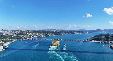 350 metrelik sondaj platformu iskelesi dron ile görüntülendi