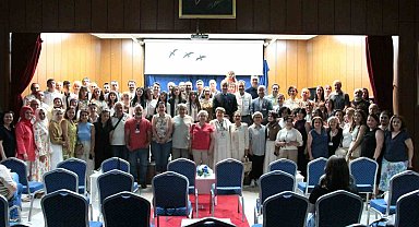 'İlk Kıvılcım, Son Kod' tiyatro oyunu büyük beğeni topladı