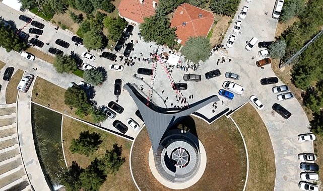 9. Cumhurbaşkanı Süleyman Demirel'in 11'inci yıl anmasına katılımın az olduğu gözlendi