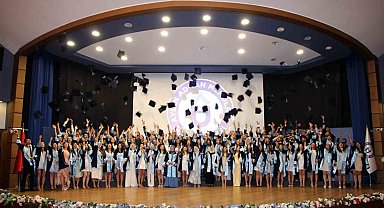 ADÜ Diş Hekimliği Fakültesi 8. Dönem mezunlarını uğurladı