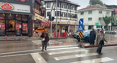 Afyonkarahisar'da sağanak ve dolu yağışı etkili oldu