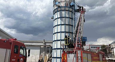 Ahşap kapı fabrikasının talaş silosunda korkutan yangın