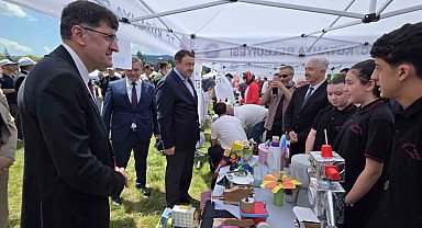 Ahteri İmam Hatip Ortaokulunun geri dönüşüm projeleri sergilendi