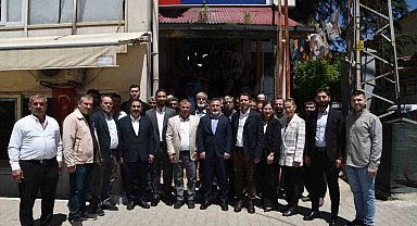 AK Parti Adana teşkilatı bayram boyunca sahadaydı